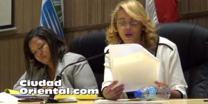 Belkis Araujo (i), junto a su jefa inmediata, Adalgisa, en el Concejo de Regidores