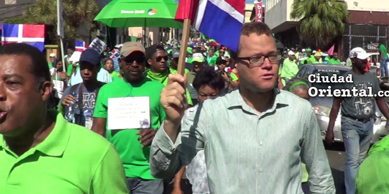 Orbis Beltré, unos de los ateos más radicales de República Dominicana, en la marcha anticrrupción