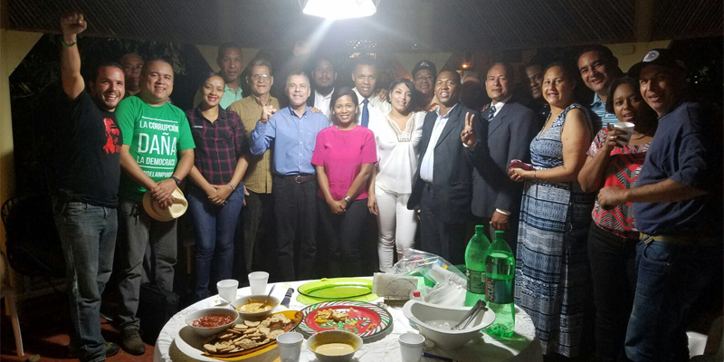 Integrantes d e la Coalición contra la Impunidad en Santo Domingo Este