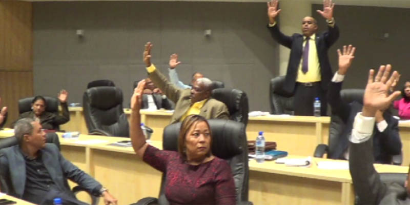 Regidores votan entusiasmados la designación de Benito González