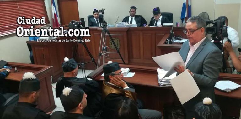 El ex alcalde Félix Manuel Rodríguez Grullón, durante su exposición