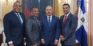 Desde la izquierda, Luis Henríquez, Domingo Barett, Danilo Medina y Luis Alberto Tejeda