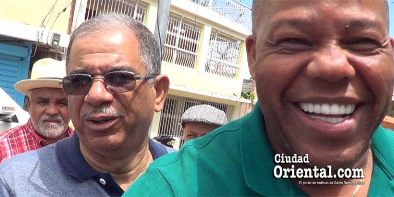 Adán Peguero, en primer plano; detrás Jorge Frías