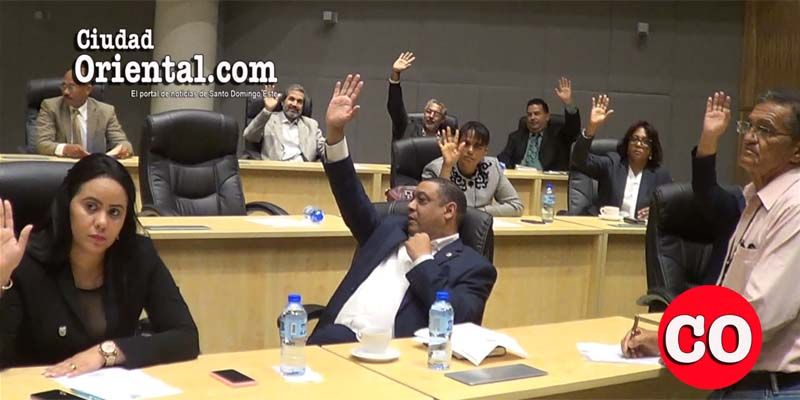 Regidores aprueban ordenanza sin leerla