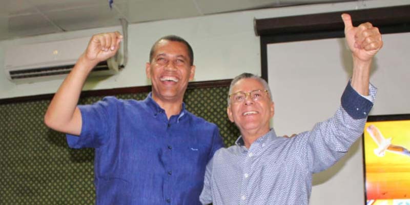 Guido Gómez Mazara (i) y Manuel Jiménez