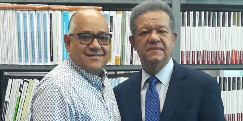 Joaquín Hilario (i) y Leonel Fernández