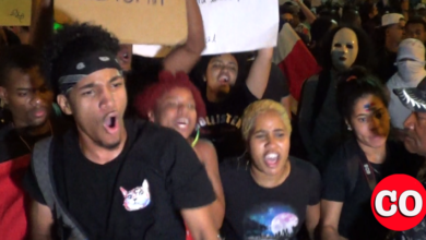 Manifestantes frente a la JCE