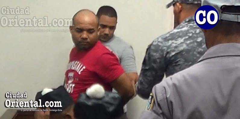 Los dos condenados, puestos en custodia.