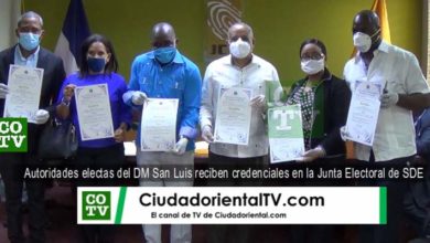 Autoridades electas del DM San Luis muestran sus respectivos certificados en la JE