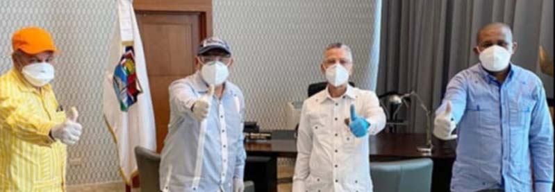 Manuel Jiménez, tercero desde la izquierda, reunido con dirigentes del PRM y miembros de un equipo que respalda a Luis Abinader en al Palacio MunicipalManuel Jiménez, tercero desde la izquierda, reunido con dirigentes del PRM y miembros de un equipo que respalda a Luis Abinader eManuel Jiménez, tercero desde la izquierda, reunido con dirigentes del PRM y miembros de un equipo que respalda a Luis Abinader en al Palacio Municipaln al Palacio Municipal