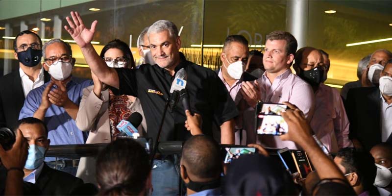 Gonzalo Castillo reconoce triunfo de Luis Abinader
