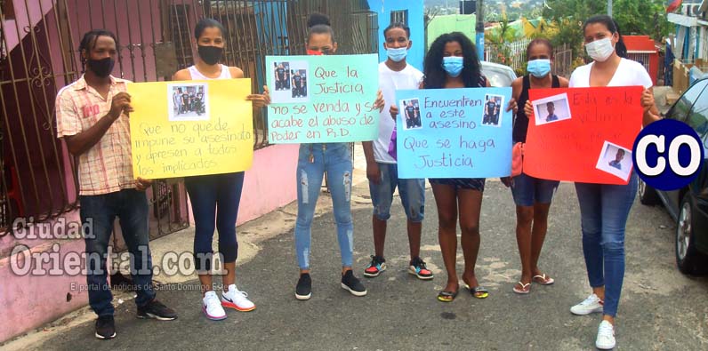 Los protestantes reclaman sea arrestado el hijo de “Cristian Ojo” .