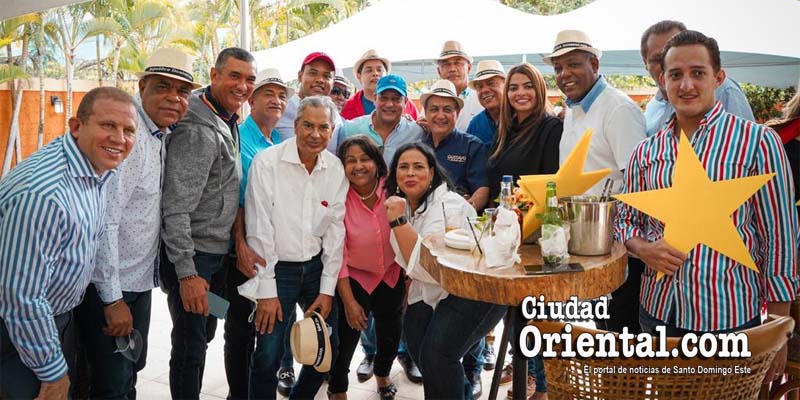 Vista parcial de los diputados que respaldan candidatura presidencial de Abel Martínez por el PLD