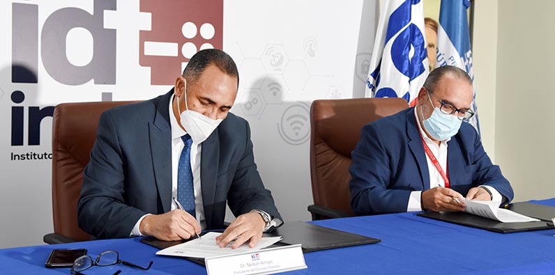 La firma del acuerdo.