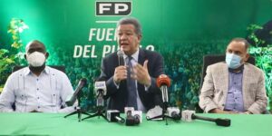 Leonel Fernández, centro