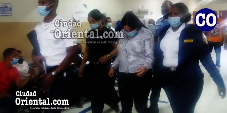 Las dos condenadas, llevadas al tribunal.