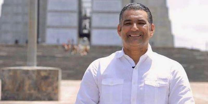 Luis Alberto Tejeda muestra indicios del camino por el que va hacia la ...