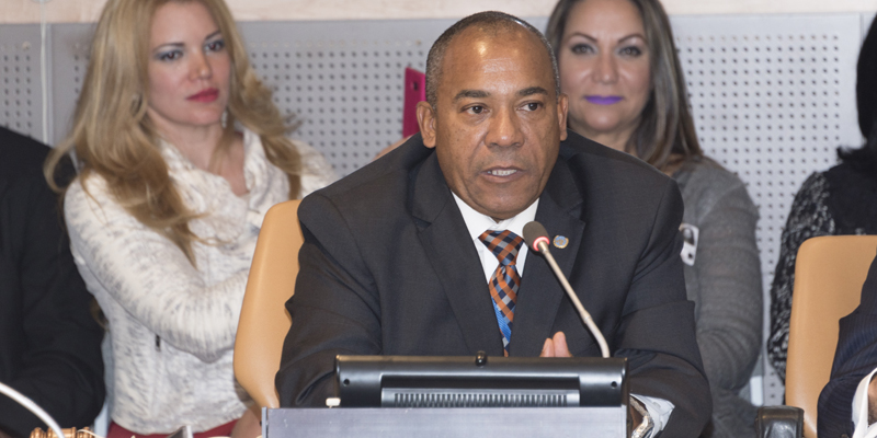Dr. Amin Cruz