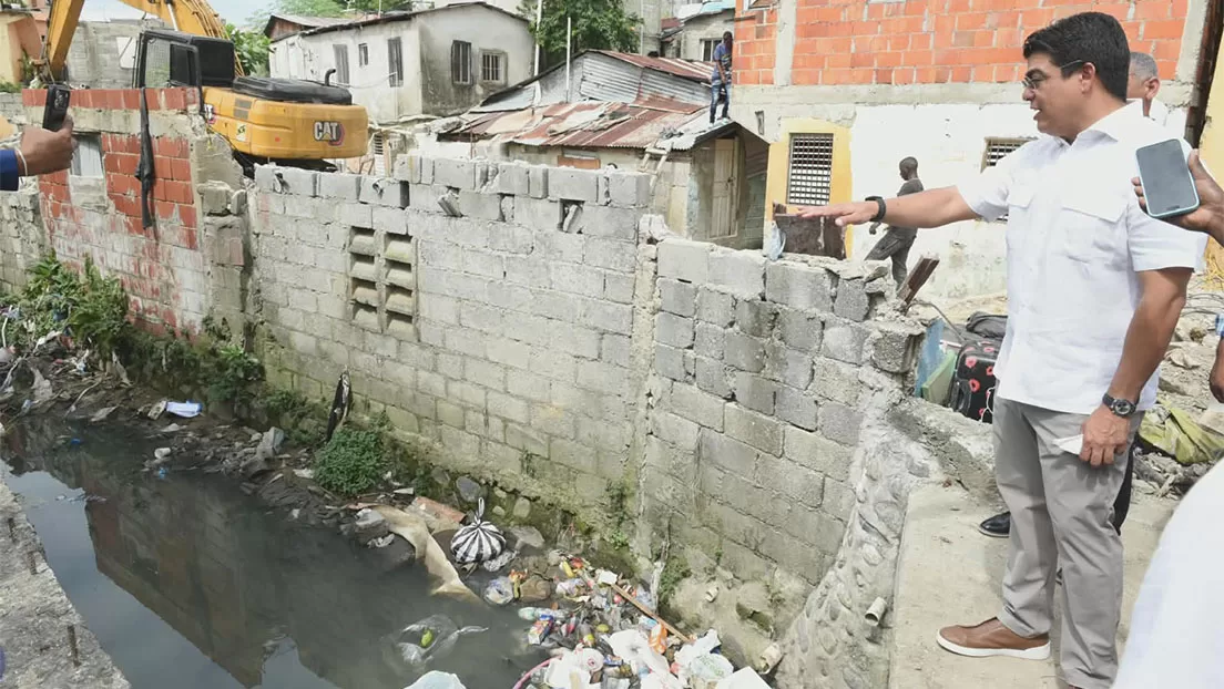 Fellito Suberví asegura CAASD pondrá fin a inundación cañada Juan Valdez en Los Ríos; pide a ciudadanos no afectar resultados con basura